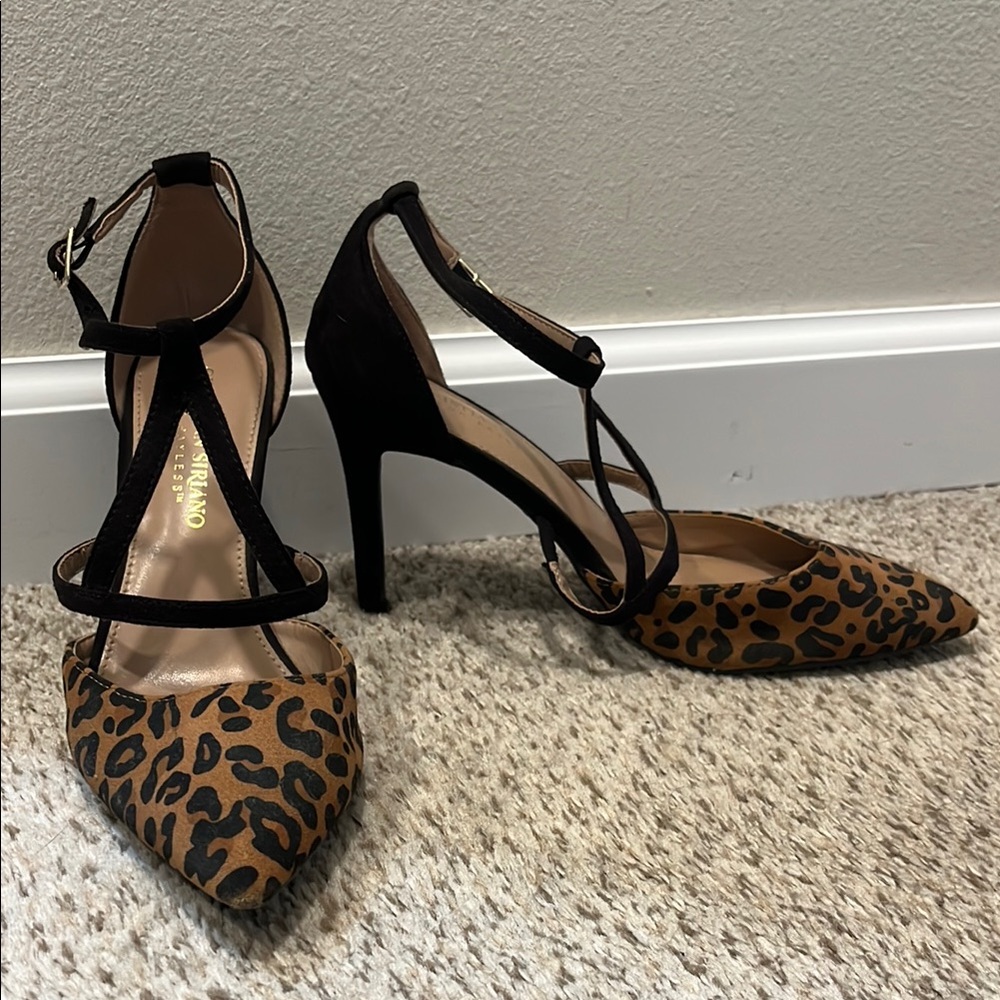 💕🎉HOST PICK🎉💕 Leopard Print Strappy Heel